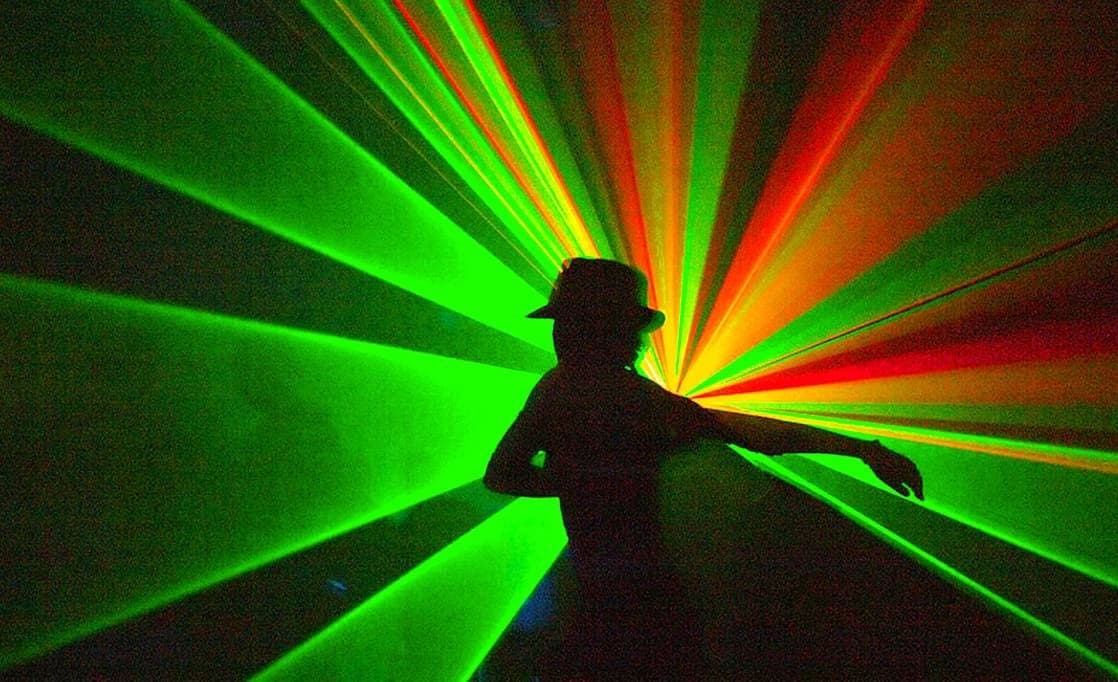 Лазерная установка купить ﻿Москва для дискотек, вечеринок, дома, кафе, клуба